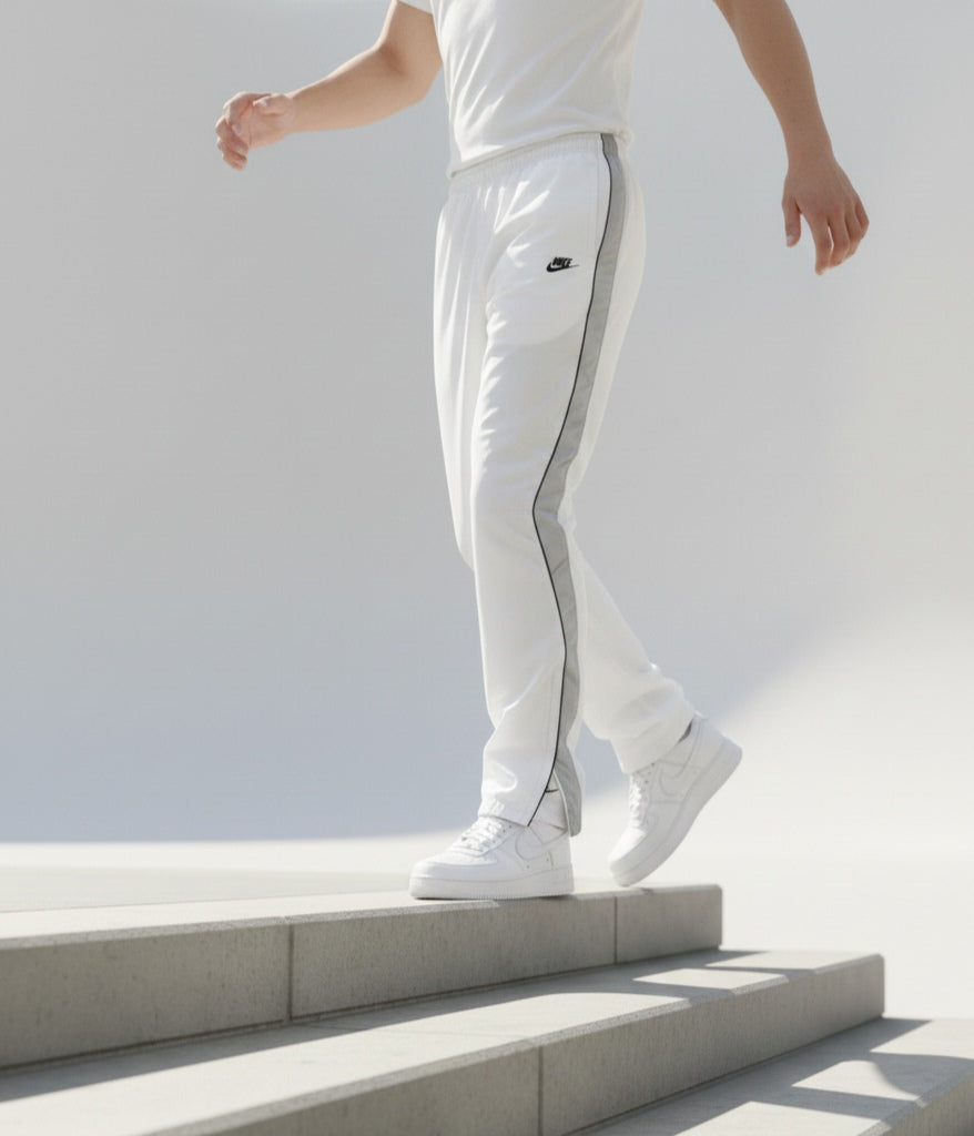 Nike White Vintage Track Pants – Classic 2000s Retro Streetwear