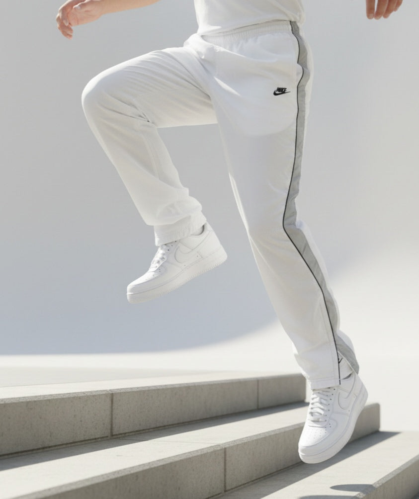 Nike White Vintage Track Pants – Classic 2000s Retro Streetwear